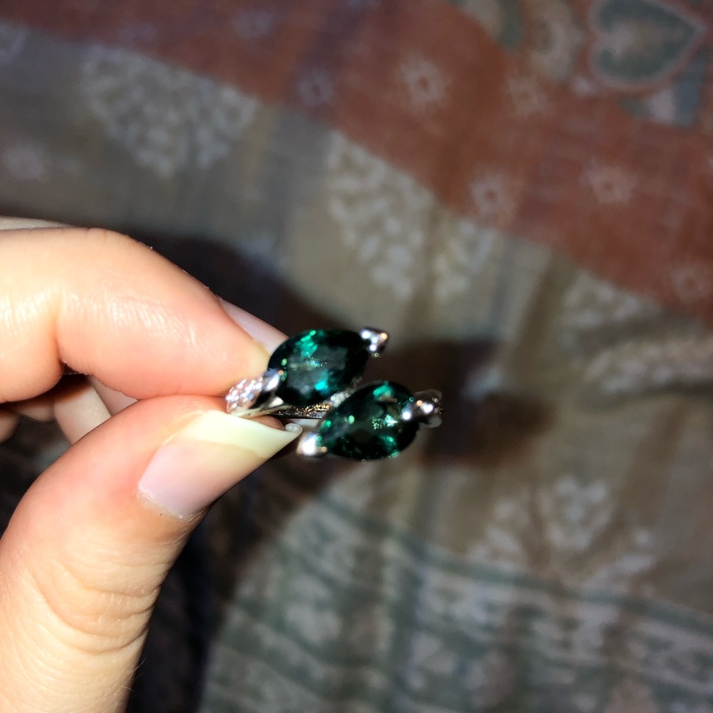 Ring - Picture 3 of 4